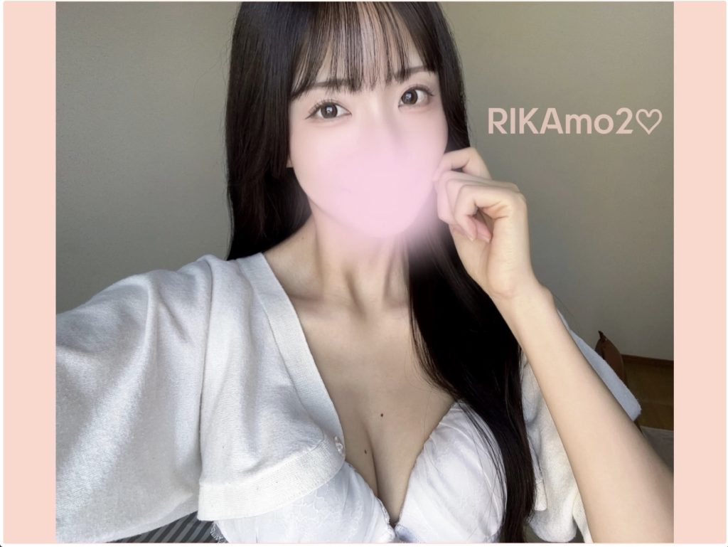 DXLIVEのRIKAmo2ちゃんGカップ美乳と長身スレンダーボディを紹介する日本語レビュー用サムネイル画像
