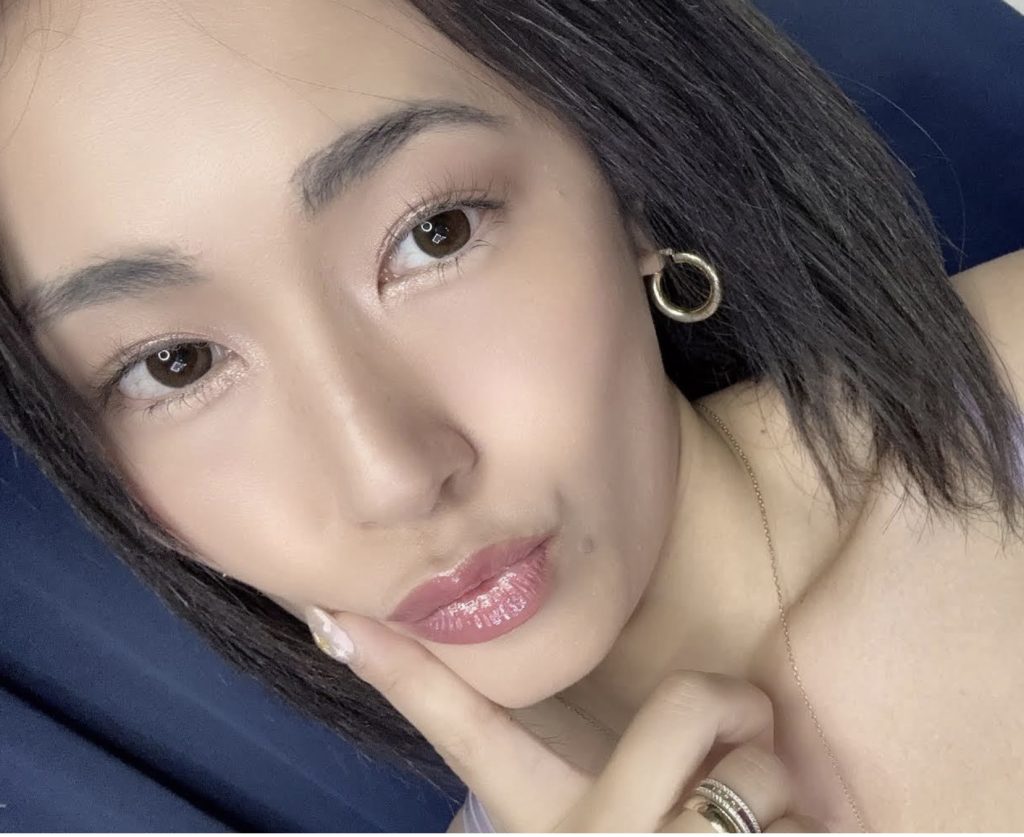 DXLIVE元CAパフォーマーxxAixxJPNちゃんを紹介するレビュー記事用イメージ