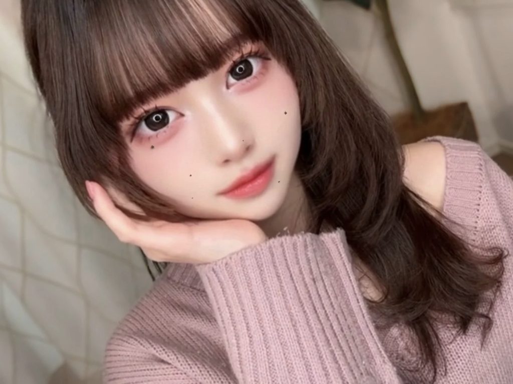 DXLIVEで紹介されている超新人パフォーマーooSUZUNAちゃんのプロフィール画面キャプチャ画像