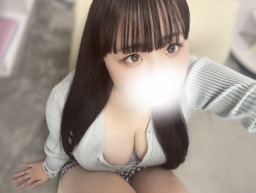 DXLIVEで復帰したGカップ以上ぽっちゃり系パフォーマーRUNAanxちゃんのプロフィール画面キャプチャ画像