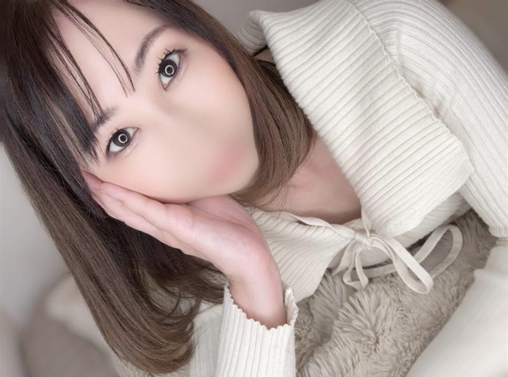 mikotoQちゃん 人妻系 落ち着いた雰囲気 DXLIVE