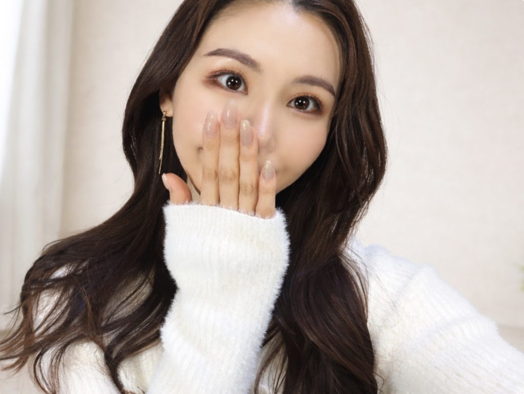     YOSHINOaちゃん 明るい笑顔のお姉さん系配信者